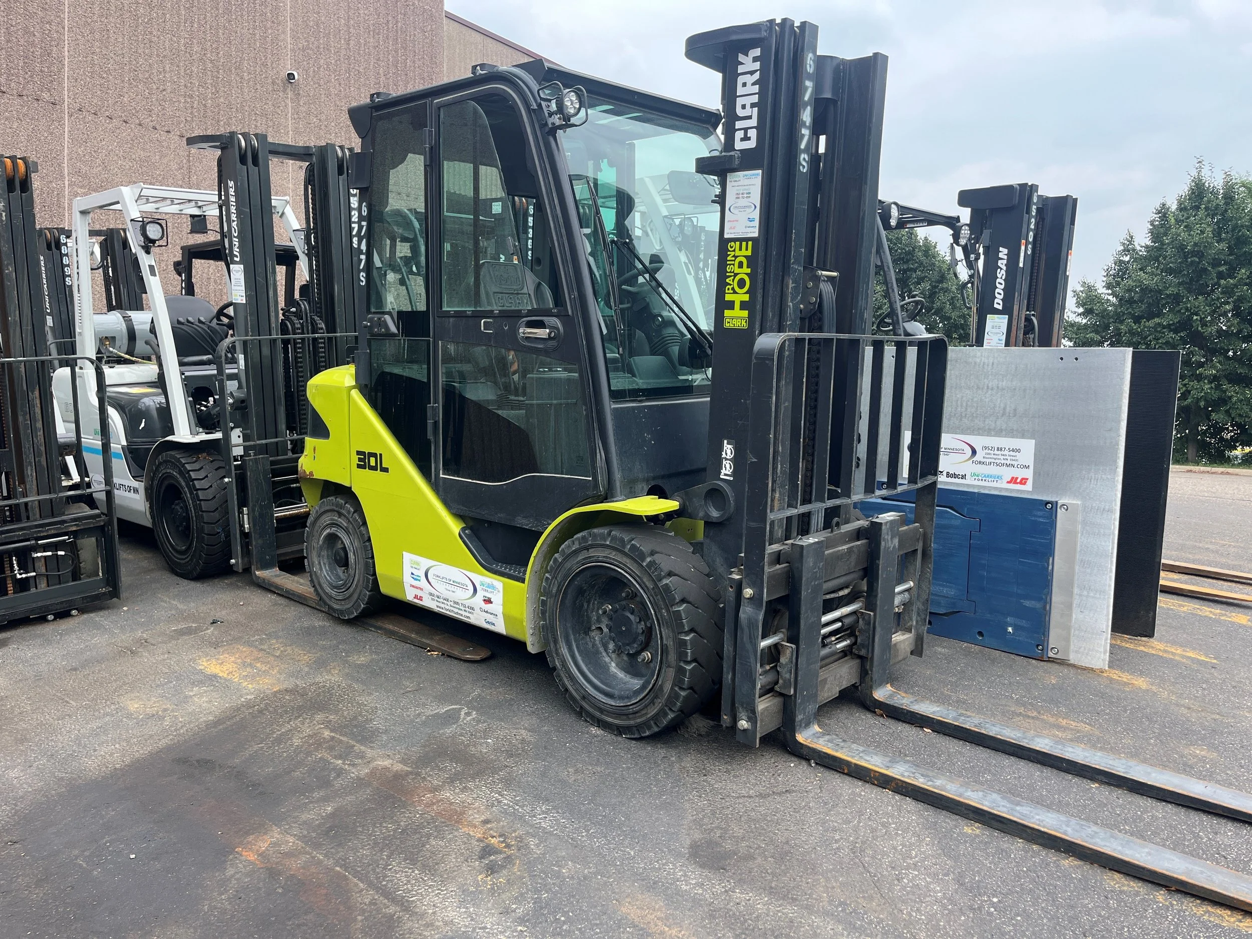 2023 CLARK S30 - $30,750