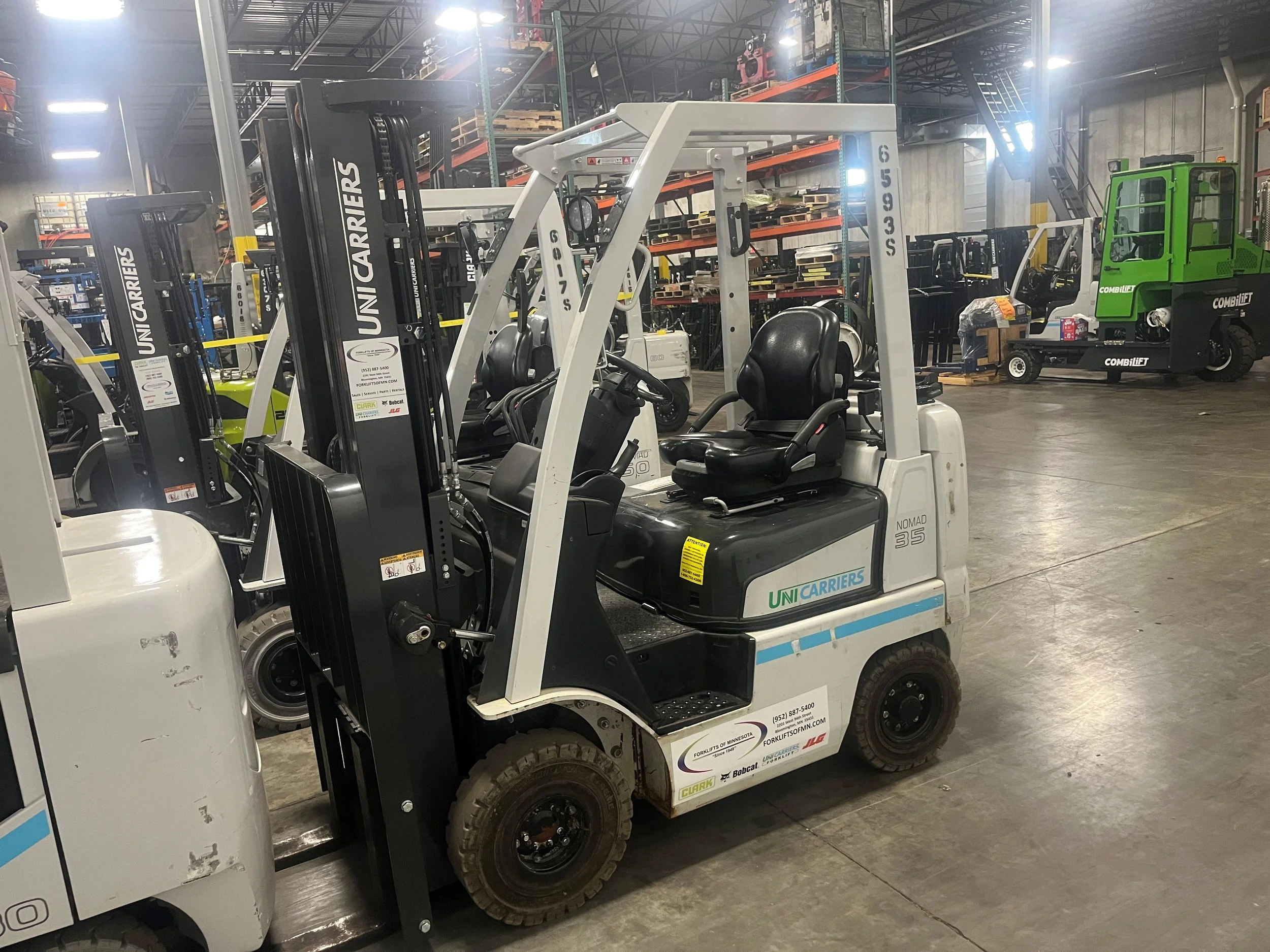 2022 UNICARRIERS AF35 - $22,500
